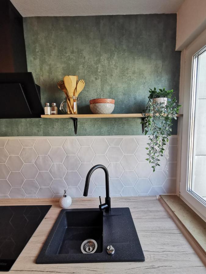 Up Wulkje21 Neu Renovierte Wohnung Mit Pkw Stellplatz Эмден Экстерьер фото